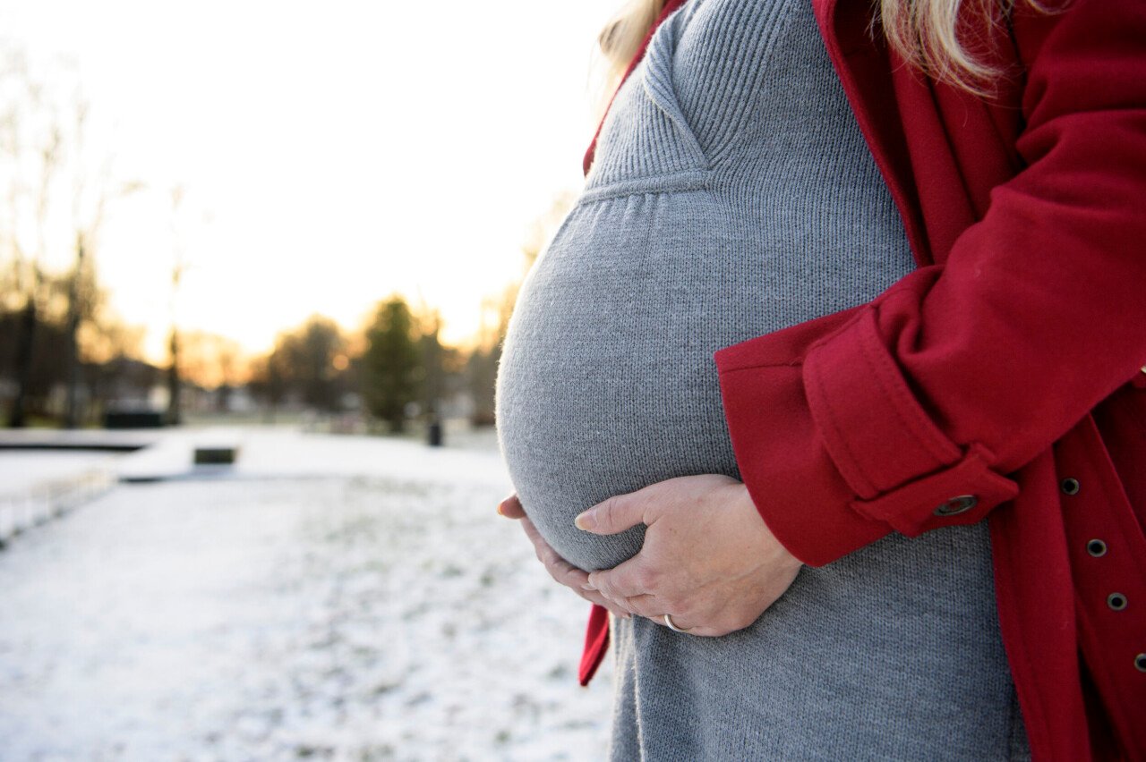 Gravid djurskötare blev uppsagd – får 325 000 kronor.