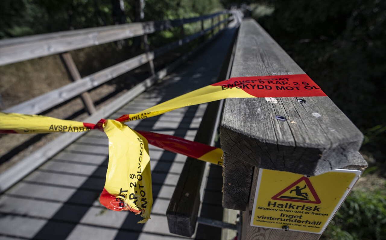 Avspärrat efter en brand vid Naturum i Kristianstad på lördagen. En man har gripits efter ett 10-tal bränder i Kristianstad på lördagen.